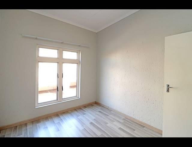 2 BEDROOM APARTMENT FOR SALE IN MONTGOMERY PARK